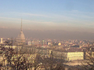 smog-torino1-300x224 Il 2 aprile la seconda domenica ecologica, stop alle auto per 8 ore