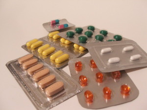 farmaci-300x224 Venaria: somministra farmaci ai suoceri per ucciderli
