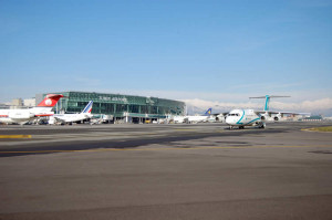 aeroporto_caselle-300x199 Caselle: aereoporto bloccato nella notte, collegamenti regolari da stamattina