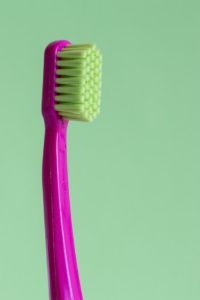 dentifricio-200x300 Gli italiani trascurano l’igiene orale: tutti i consigli utili per una bocca sana