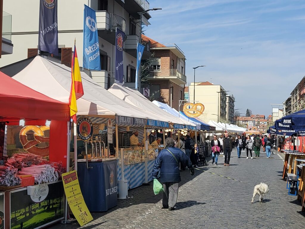 Mercato_Europe_FIVA_Rivoli_2022_Zipnews-2-1024x768 Torna a Rivoli il "Mercato europeo"