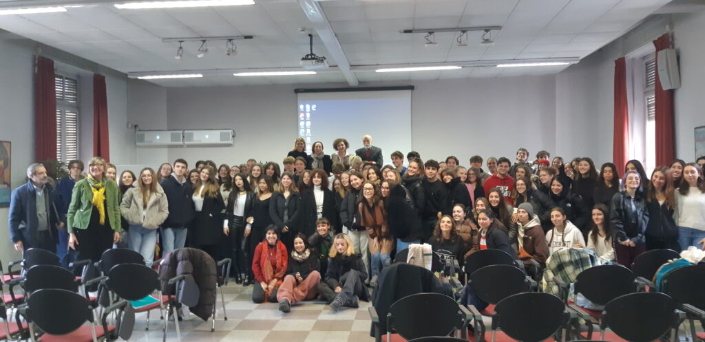 giobe1-28-11-22-1024x498 Carlin Petrini agli studenti: «date il giusto valore al cibo e siate soggetti attivi nel cambiamento»