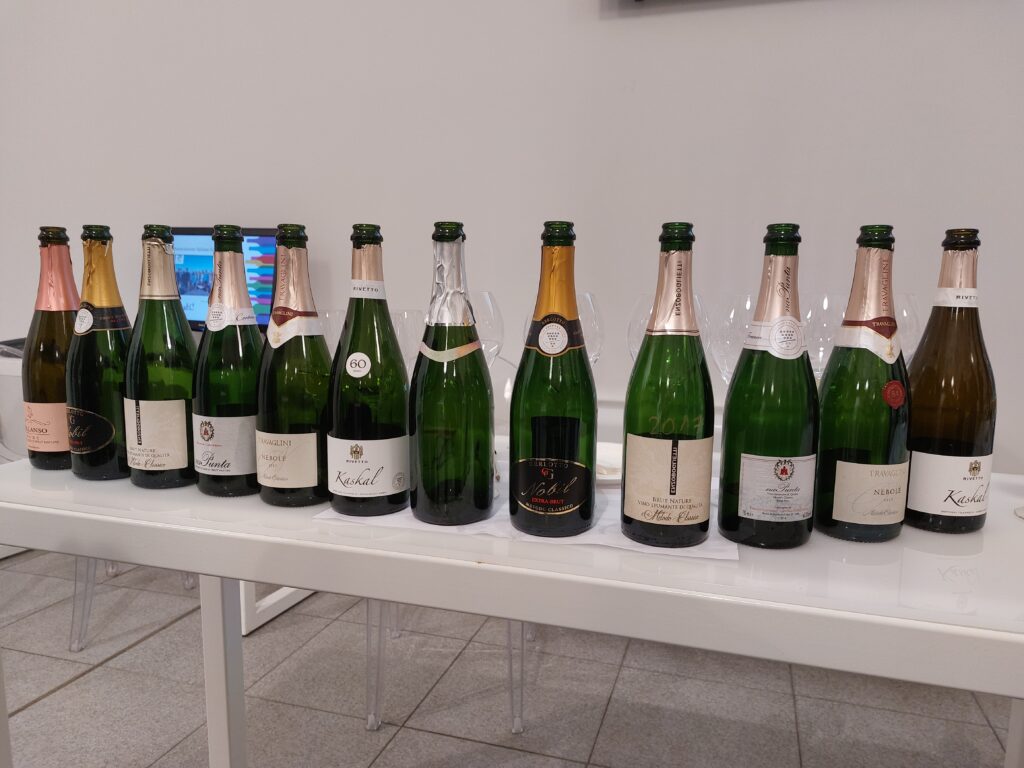 batteria2-1024x768 La degustazione del Nebbione, il metodo classico con le punte del Nebbiolo