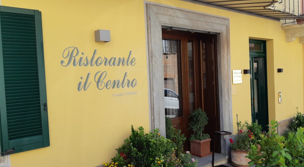 il-centro-priocca2-1024x565 Alle Scuderie del Castello di Govone, al Centro di Priocca e all’Enoteca di Canale tre cene con i vini del Piemonte