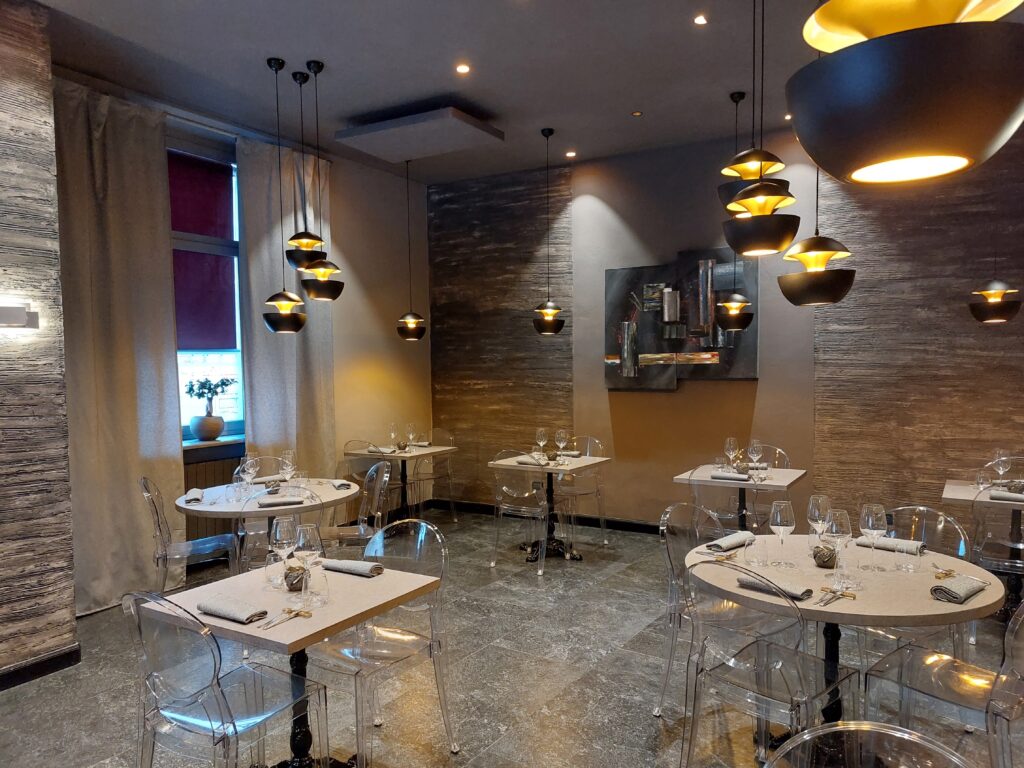sala1-1024x768 Capasanta, scampi, ricci di mare e petto d’anatra nella Madia gourmet in precollina