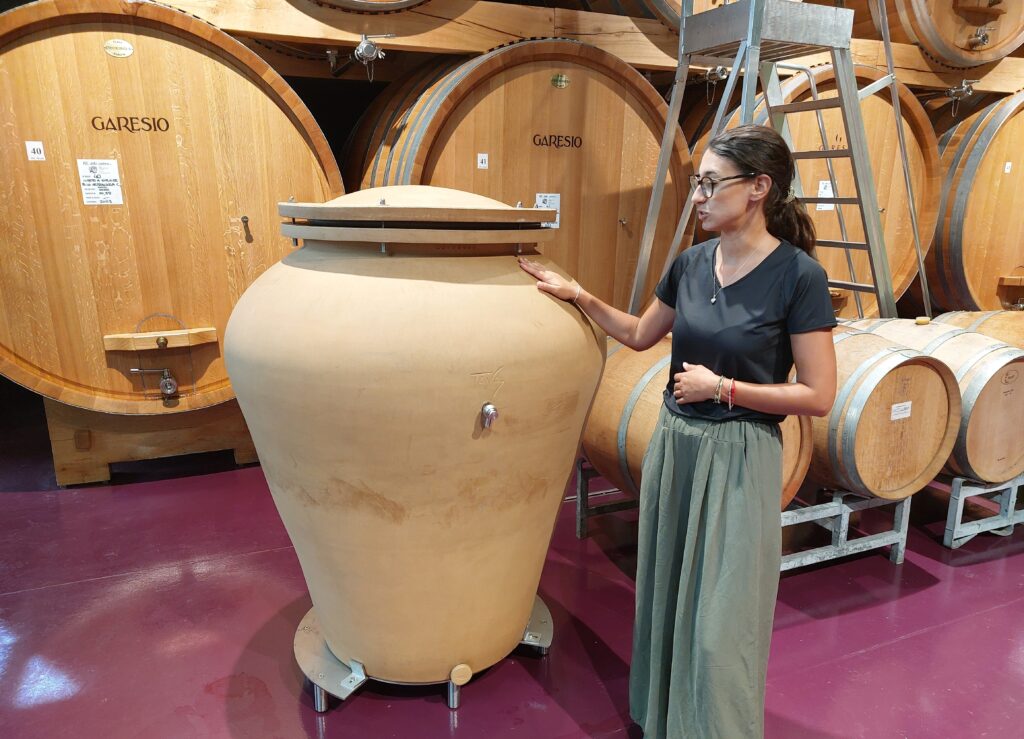 Giavonna-Garesio-anfora-1024x739 Vini eleganti e un Wine Resort di charme tra le vigne di Serralunga