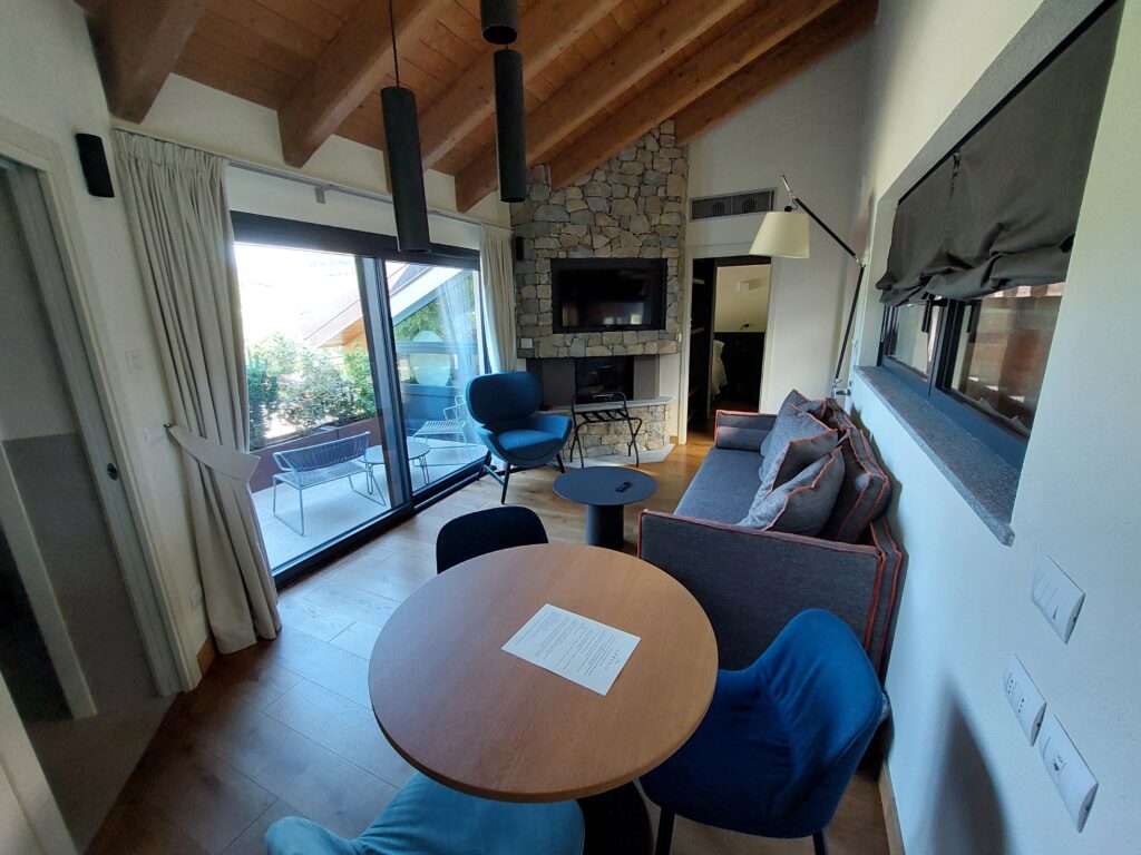suite-pas-dose4-1024x768 Vini eleganti e un Wine Resort di charme tra le vigne di Serralunga