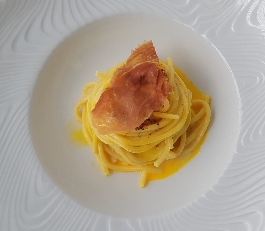 carbonara-di-lago-1024x893 La Guida Michelin maltratta il Piemonte ma premia Cannavacciuolo