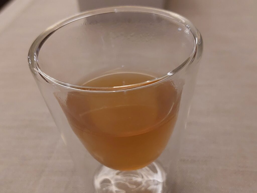 consomme-sedano-rapa-lemongrass-1024x768 Meglio il vecchio o il nuovo chef? Entrambi insieme, grazie!