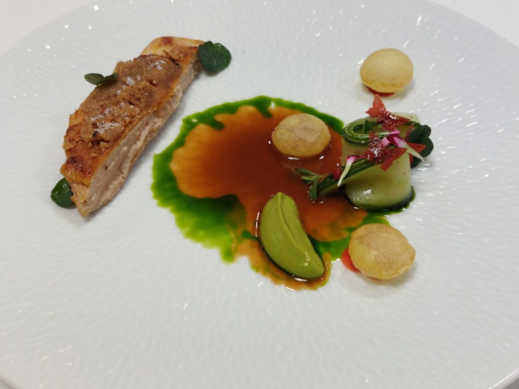 faraona-in-crosta-di-nocciole2-1024x768 La Guida Michelin maltratta il Piemonte ma premia Cannavacciuolo