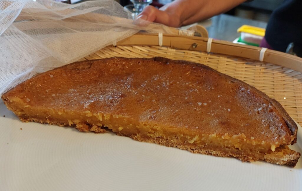 crostata-crema-al-miele-1024x646 Pocha, pollo fritto e il ricordo della nonna