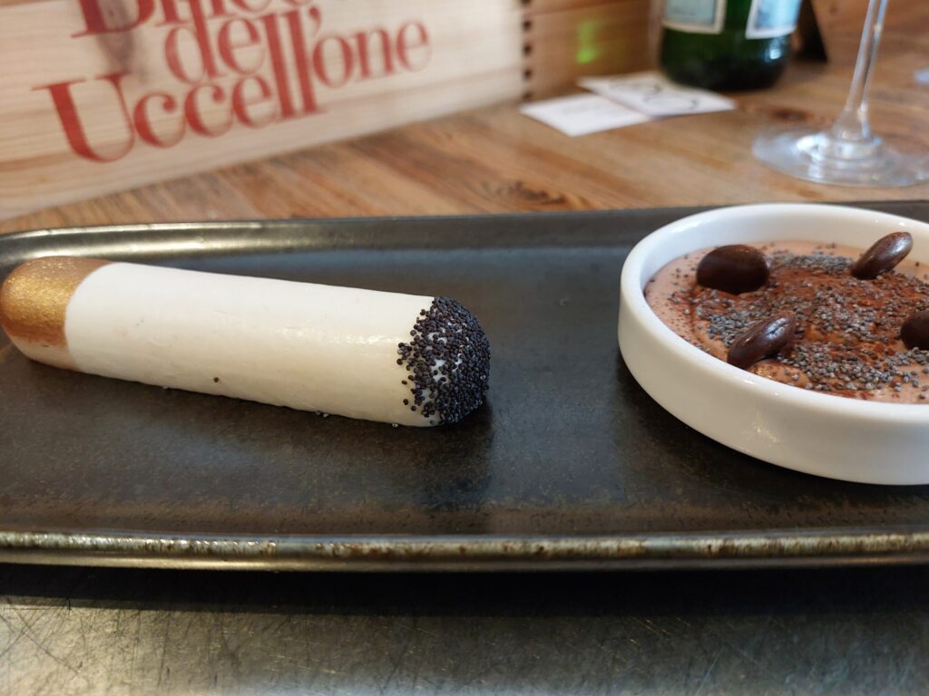 Guviol-panna-cotta-al-tabacco3-1024x768 Tirar tardi senza fretta in centro a Torino con baccalà e ribollita