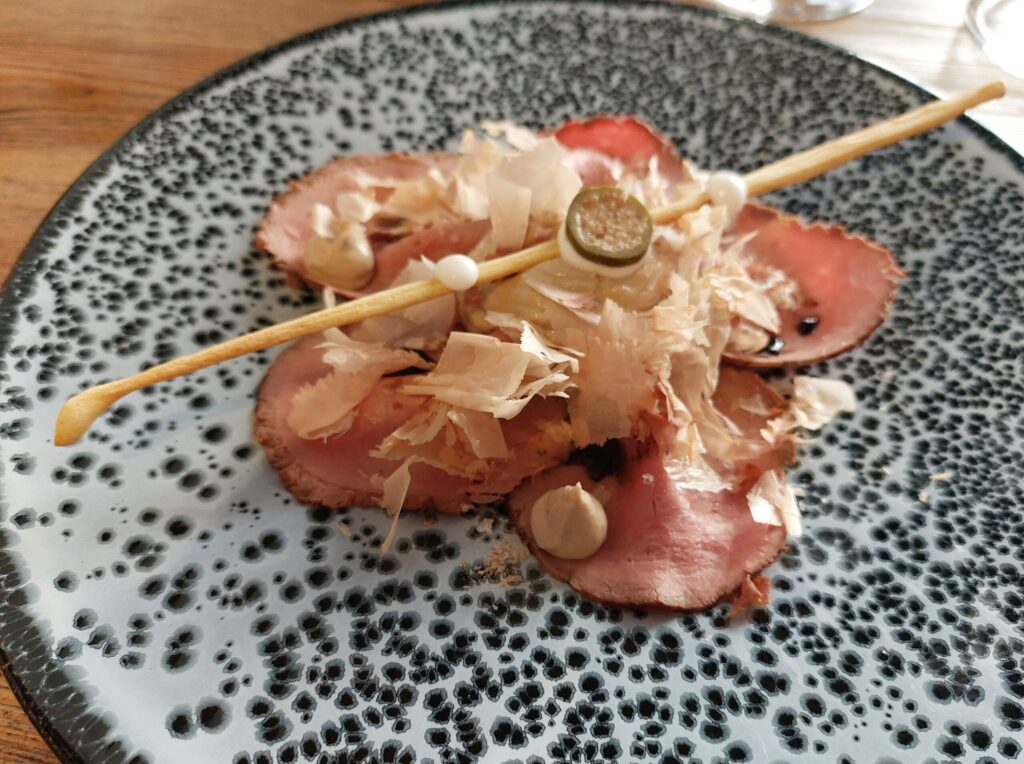 Guviol-vitello-tonnato1-1024x764 Tirar tardi senza fretta in centro a Torino con baccalà e ribollita