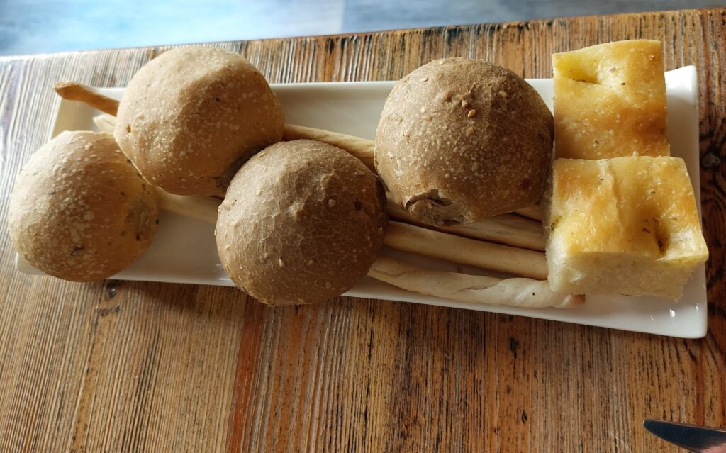 guviol-pane-1024x639 Tirar tardi senza fretta in centro a Torino con baccalà e ribollita
