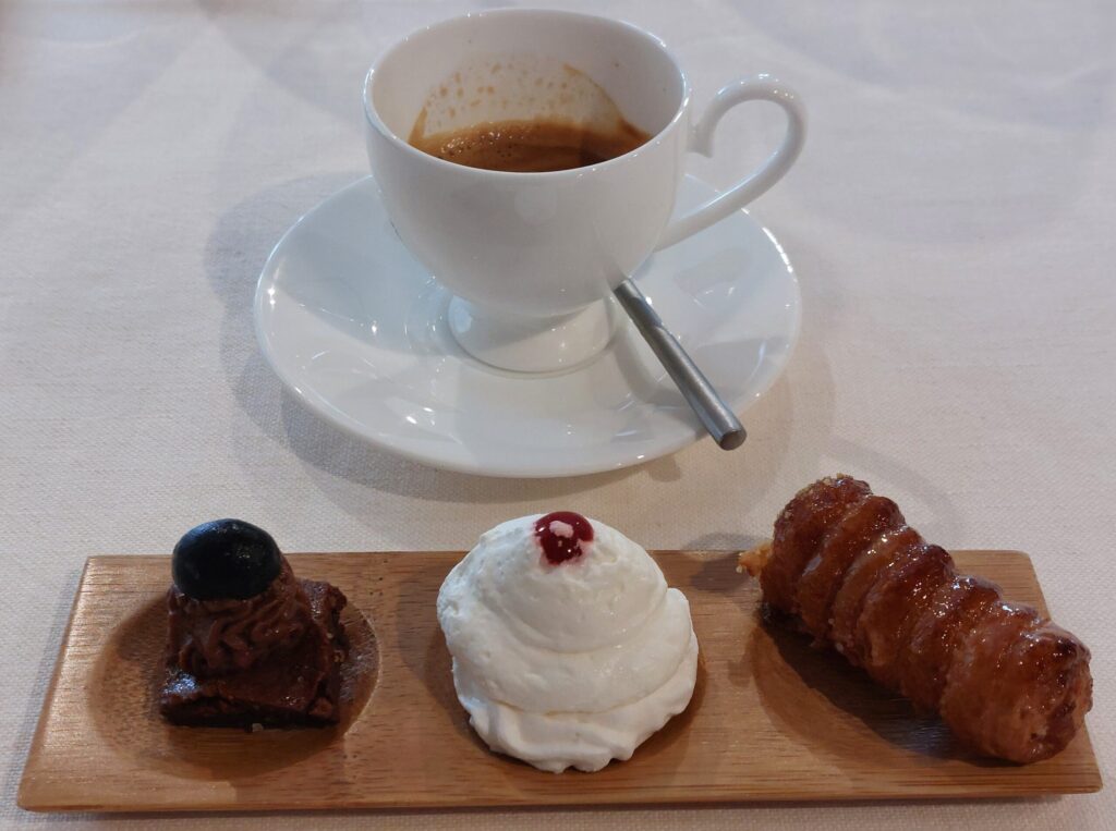 piccola-pasticceria-1024x763 Come si mangia da Camia a Fornaci di Novello