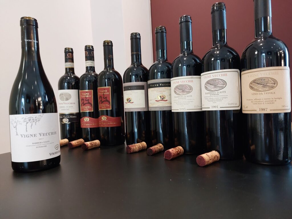 bottiglie-degustazione3-1024x768 Tre vini per l’estate e una notte di festa prima della vendemmia a Vinchio Vaglio