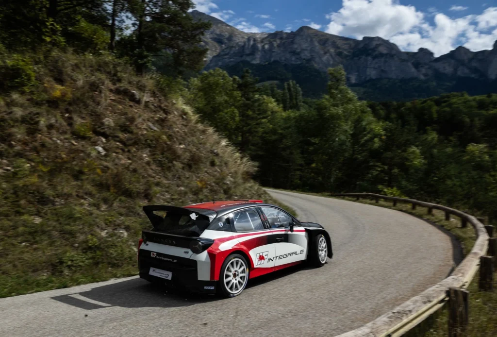 Ypsilon_Rally2-1-1024x694 Lancia entra nel mondo WRC