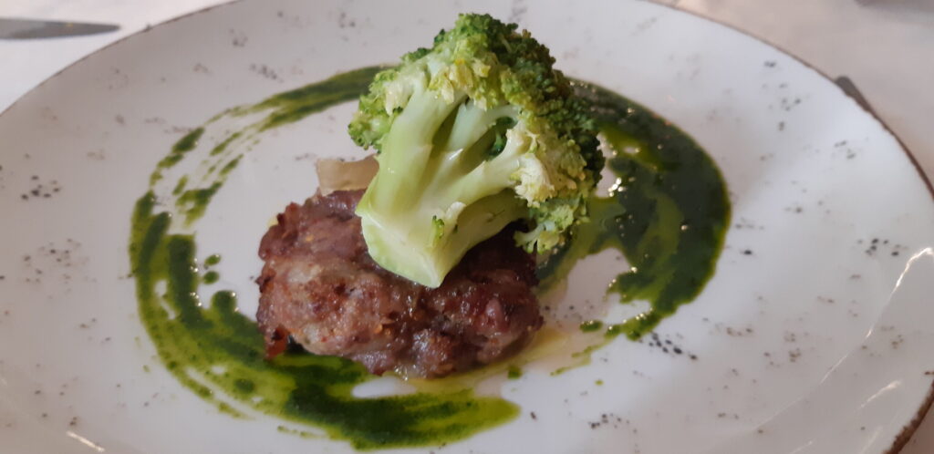 salsiccia-3.0-andrea-1024x498 Undici Osterie che raccontano un viaggio gastronomico attraverso l’Italia