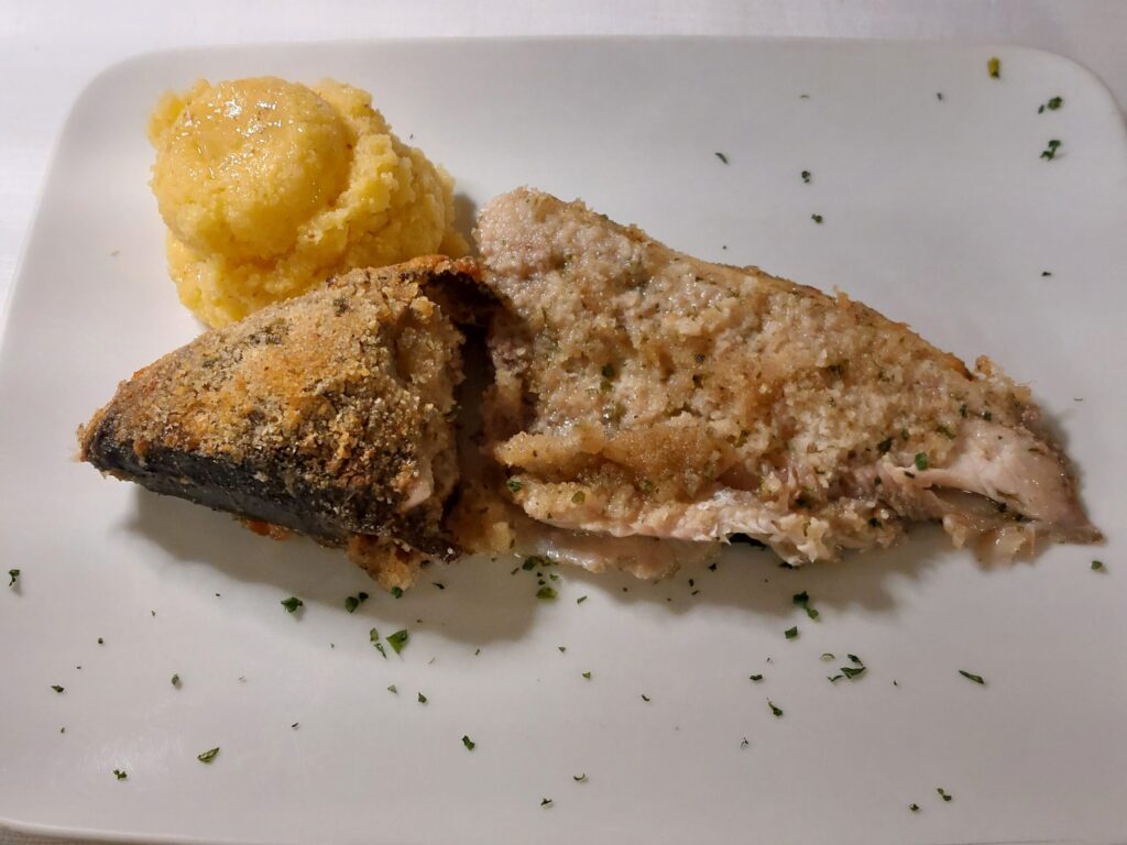 tinca-al-forno-con-polenta1-1024x768 Undici Osterie che raccontano un viaggio gastronomico attraverso l’Italia