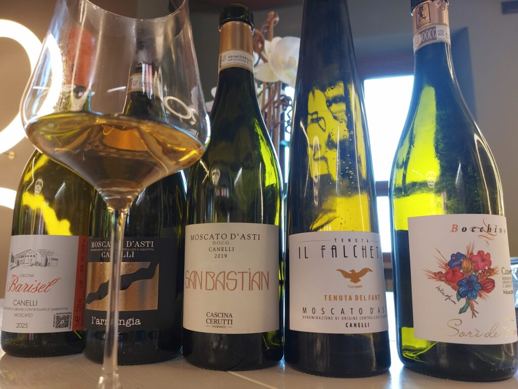 Canelli-batteria2-1024x769 Brindisi con il Canelli DOCG per la nuova mappa di Enogea