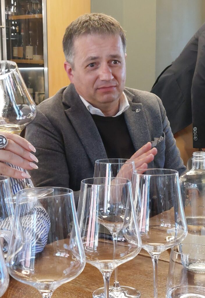 Gianmario-Cerutti2-705x1024 Brindisi con il Canelli DOCG per la nuova mappa di Enogea