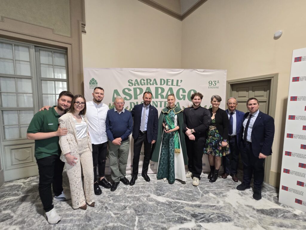 WhatsApp-Image-2026-05-11-at-14.19.32-3-1024x768 Santena celebra l’asparago: dieci giorni di gusto, musica e tradizione