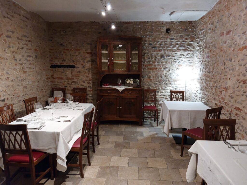 sala-della-scala-1024x768 Un giorno a Cherasco, Pane e Vino ma non solo