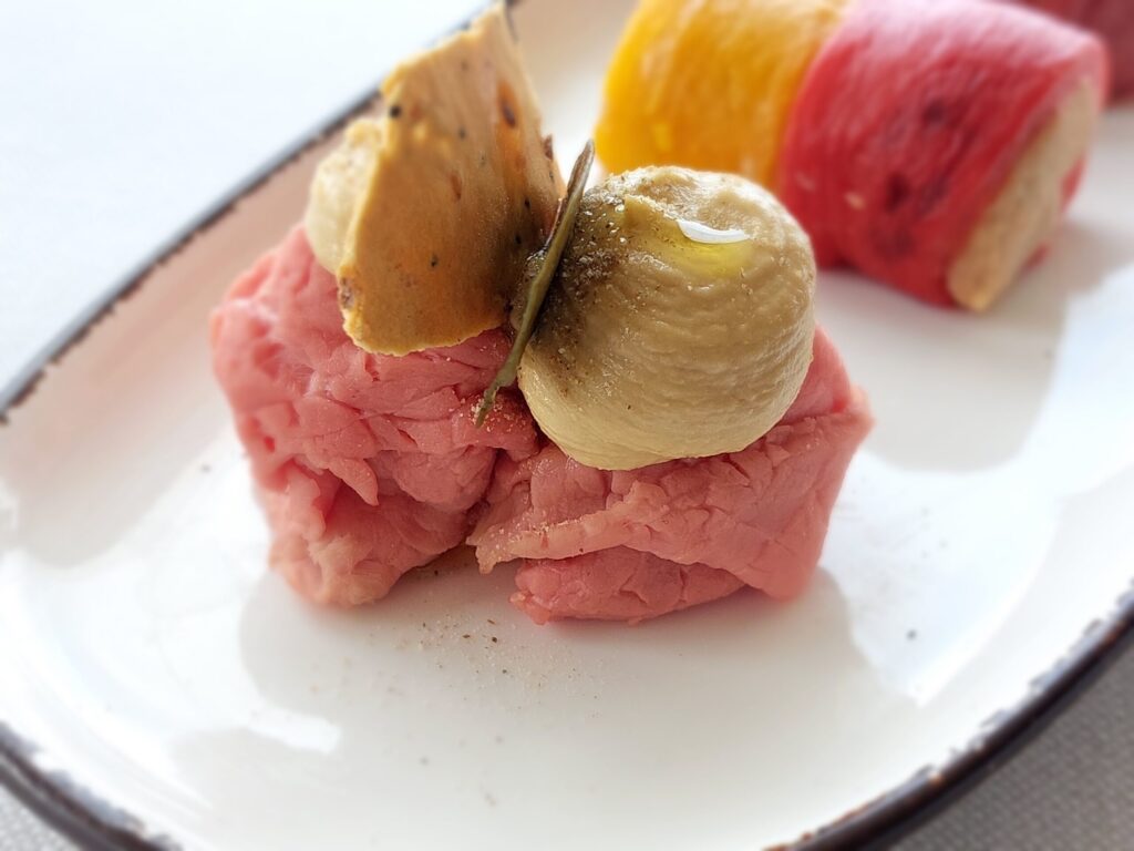 vitello-tonnato-1024x768 I bei piatti di Langa della Barolo nei Cannubi