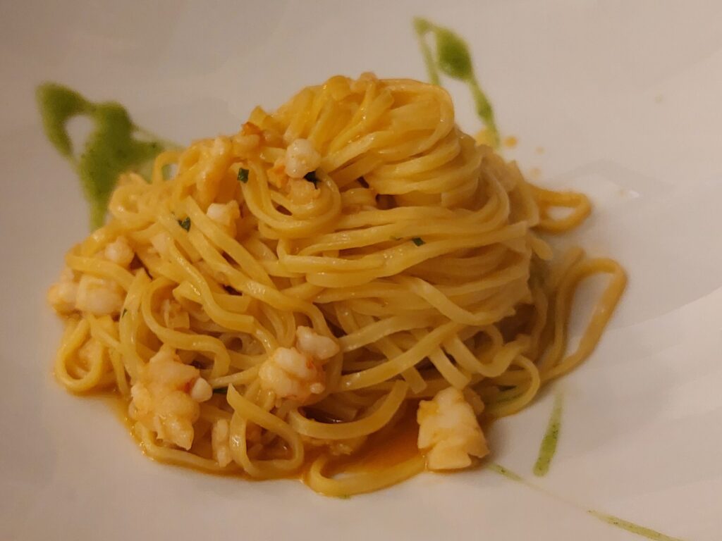 tagliolini-aragosta-gamberi1-1024x768 Materia prima selezionata e pesce «che si senta il gusto»